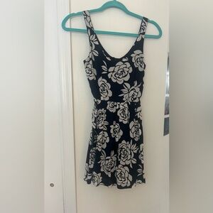 adorable abercrombie and fitch cutout dress!!